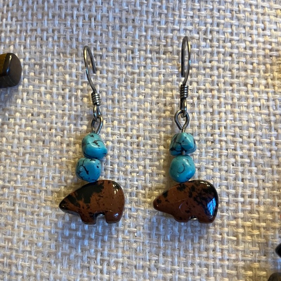 RED CORAL, TURQUOISE, ONYX AND TIGER EYE HANDCRAFTED NECKLACE AND EARRINGS - Picture 3 of 13